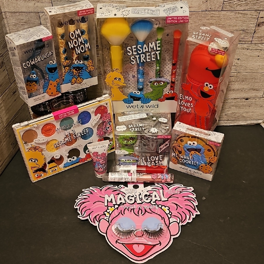 Limited Edition Wet n Wild Sesame Street Makeup & Tools Collection NWT